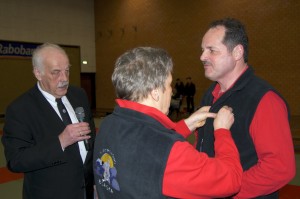 foto behorende bij  Henk Nieuwenhuis 15 jaar bestuurslid Judo Borger